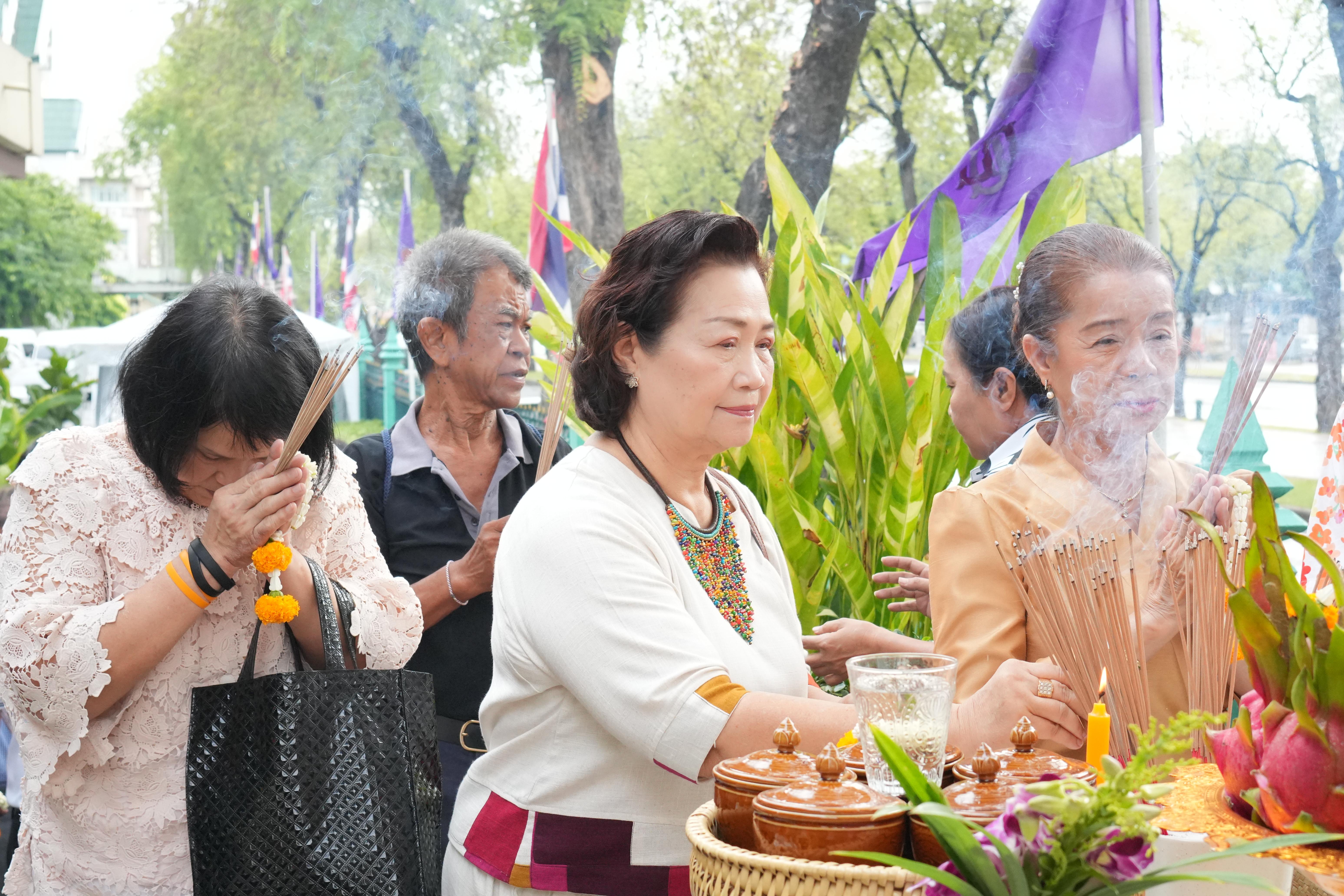title - ชมรมผู้สูงอายุ ส.ป.ก. จัดพิธีทำบุญอุทิศส่วนกุศลให้ข้าราชการ/เจ้าหน้าที่ ส.ป.ก. ที่ล่วงลับไปแล้ว